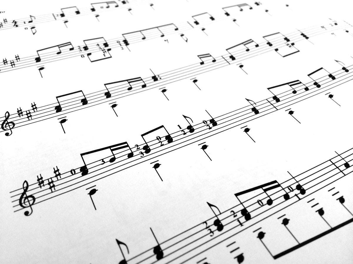 Partition de musique remplie de notes